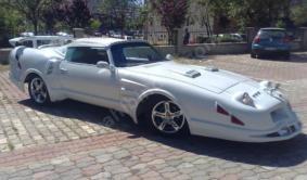 El coche más feo del mundo por... ¡570.000 euros!