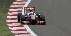 Lewis Hamilton (McLaren Mercedes) Hamilton gana su segunda carrera del año
