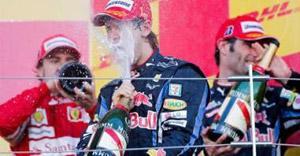 Podio (Suzuka, Japón) Red Bull Renault a tres pasos de la gloria