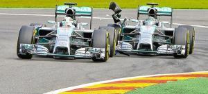 Lewis Hamilton y Nico Rosberg Mercedes se hace el haraquiri en Spa
