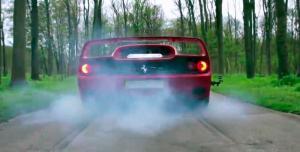 Ferrari F50 Donuts, fuego y burnouts con dos Ferrari, una combinación explosiva
