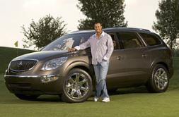 Woods con un Buick Enclave General Motors le quita el coche a Tiger Woods