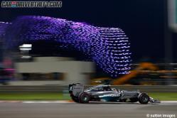 Lewis Hamilton Lewis Hamilton se exhibe en Abu Dhabi y se proclama bicampeón del mundo