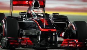 Lewis Hamilton (McLaren-Mercedes) GP Singapur: Hamilton logra la Pole nocturna ante un brillante Maldonado