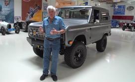 Jay Leno con ICON Bronco Vídeo: Jay Leno, a los mandos del genial ICON Bronco