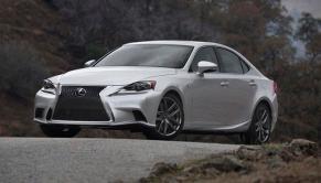 Lexus IS 300h 2013 Lexus anuncia al IS 300h para el Salón de Ginebra