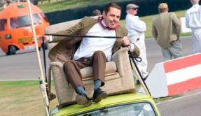 Rowan Atkinson (Mr Bean) sufre un accidente en el Goodwood Revival