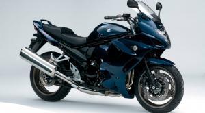 Suzuki GSX 1250 FA Suzuki GSX 1250 FA. Economía en una gran rutera