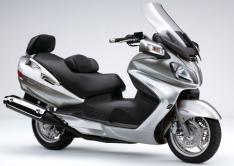 Suzuki Burgman 650 Executive Suzuki Burgman 650 Executive. Refinada, cómoda y potente
