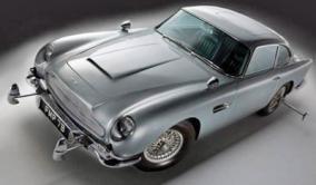 Aston Martin de James Bond subastado en Londres
