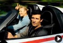 Mark Webber pasea a Sharapova Mark Webber pasea a Sharapova en el Porsche 918 Spyder