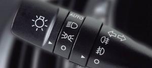 Mando de luces Las luces de tu coche: cómo son y cuándo utilizarlas