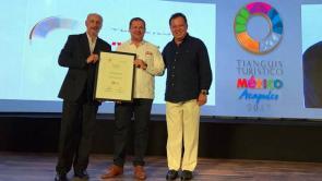 Premio Excelencias Enrique Peña Nieto galardonado en la primera edición de los premios Excelencias México