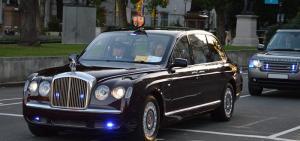 Auto de la reina Isabel II ¿Cómo son los coches de las familias reales?