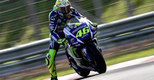 Valentino Rossi con Yamaha Valentino Rossi: "La brecha con la Yamaha de Lorenzo es grande"