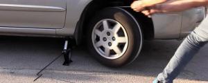 ¿Sin batería? Revive tu coche con este sencillo pero efectivo truco