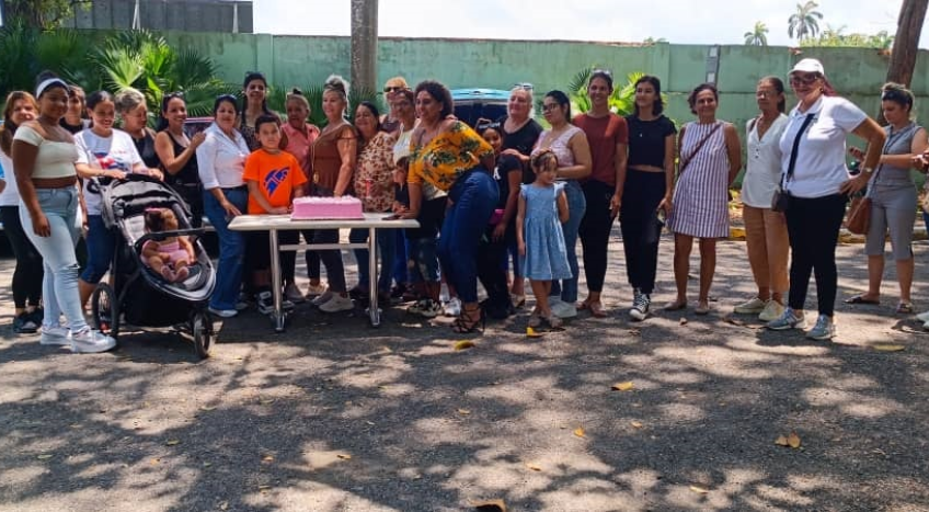 De autos clásicos y antiguos: una celebración por las Madres 