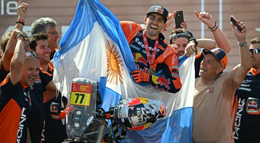 Benavides gana el Dakar empujado por un sueño con Messi