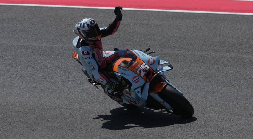 Bezzecchi vuelve a encaramar su moto en lo más alto del podio