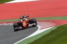 ¿Quién frena más tarde, un Fórmula 1 o una MotoGP?