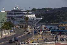 Crucero Adonia navega por aguas cubanas
