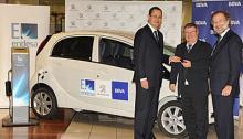 Peugeot entrega su primer auto eléctrico en España