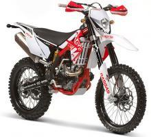 Gas Gas Enduro 2T 300 E. Algo mayor que su compañera