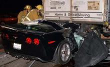 ¡Increíble! El conductor de un Corvette sale ileso de un espectacular accidente