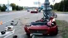 Vídeo: Un Ferrari 612 Scaglietti se parte en dos tras chocar contra un poste