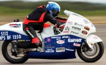 Récord en moto, 450 km/h en una milla