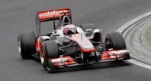 Button gana en Hungría, Alonso sube al podio