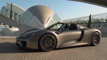EVO le da caña al Porsche 918 Spyder en Cheste