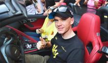 Chris Froome recibe un Jaguar F-Type por ganar el Tour