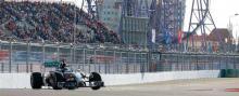 Lewis Hamilton ganó el emotivo GP de Rusia y se afirmó como líder del campeonato