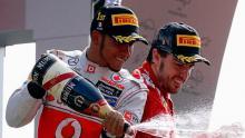 Hamilton gana, Red Bull sufre y Ferrari celebra