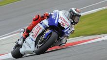 Lorenzo paseó en Silverstone