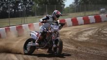 Marc Márquez se fractura un meñique y es operado de inmediato