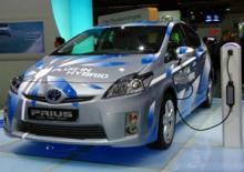 Toyota abona el terreno con su primer híbrido “enchufable”